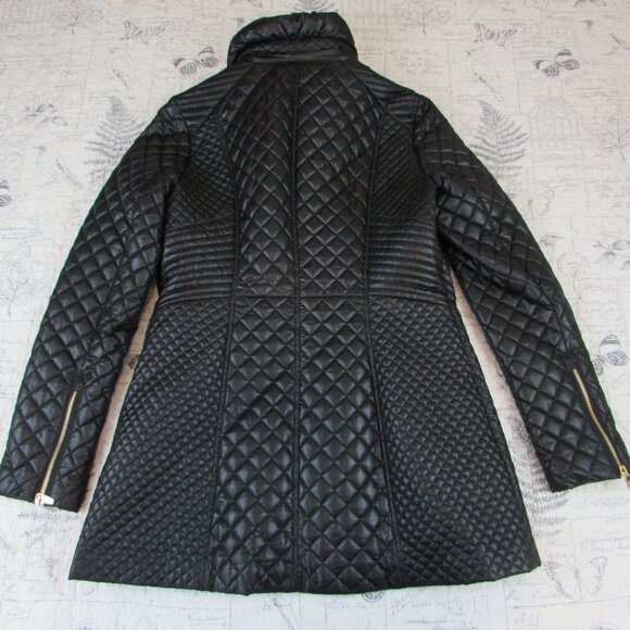 Perfect $208 Via Spiga Black Quilted Light weight Fitted Walker Jacket Coat PM - Picture 7 of 8